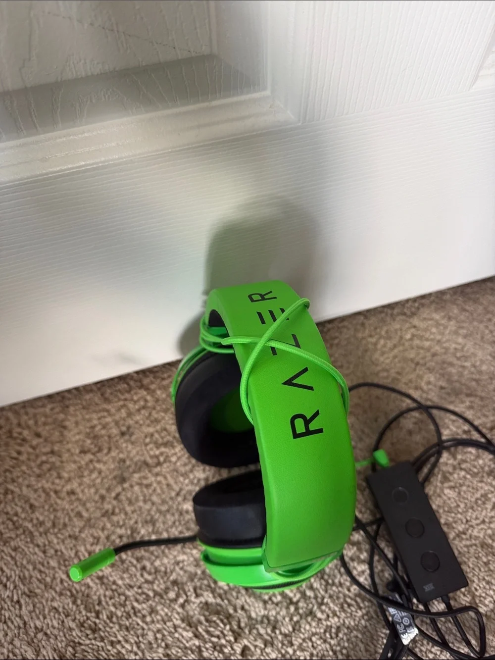 Razer Green Wired Over-Ear Gaming Headset with Inline Controller